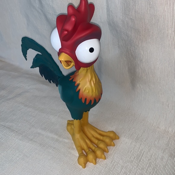 HTF Disney 2017 Moana Plastic squeeze and scream Hei Hei rooster squeaky toy - Picture 2 of 10